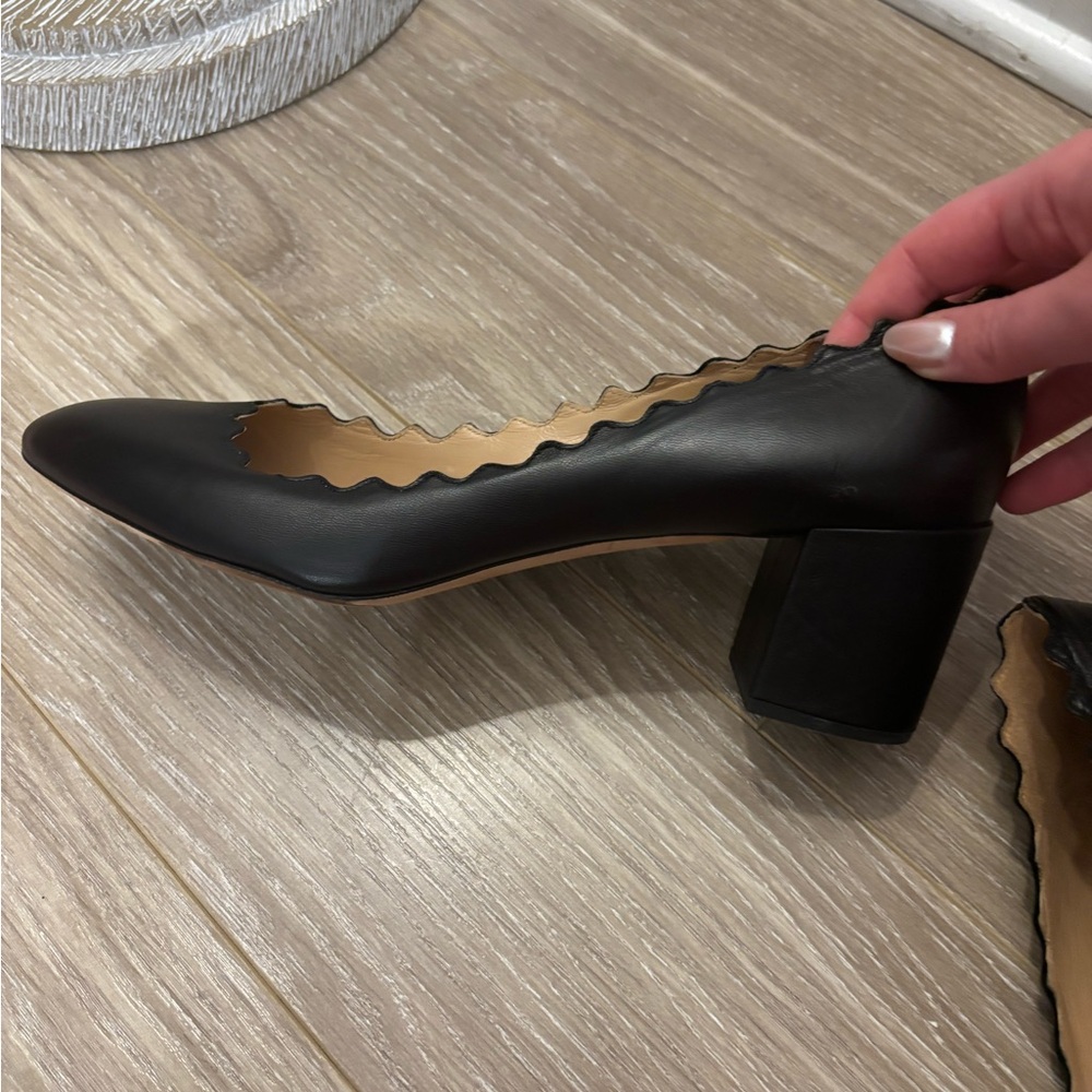 Chloe Scalloped Women's heels - Picture 6 of 9